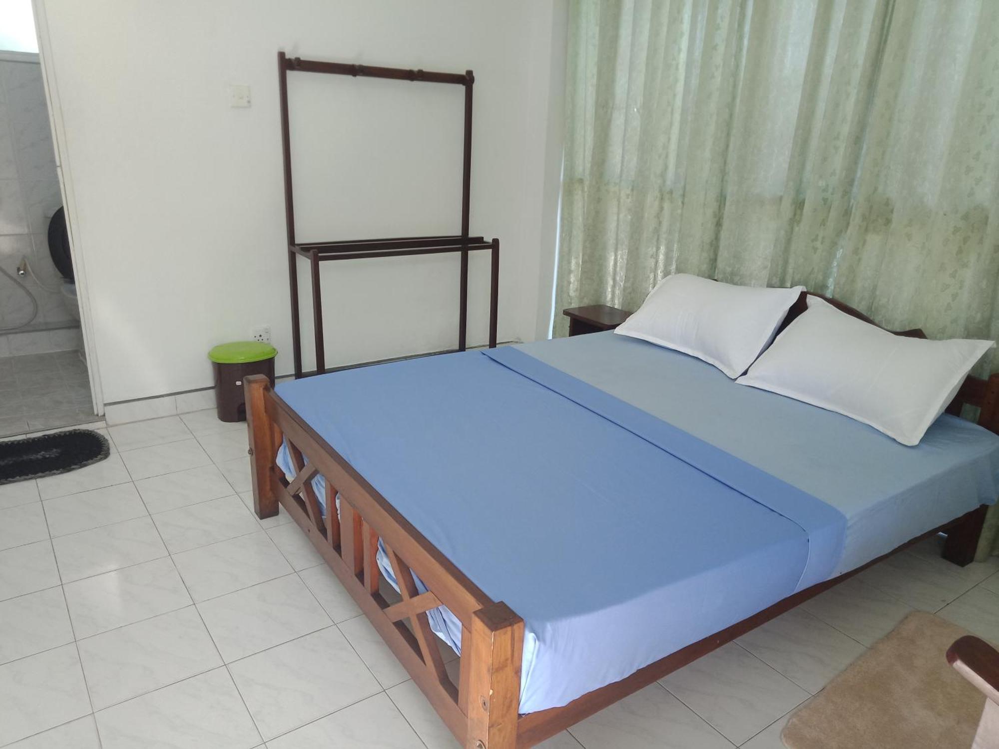 Kingdom Gate Hotel Katugastota Bagian luar foto