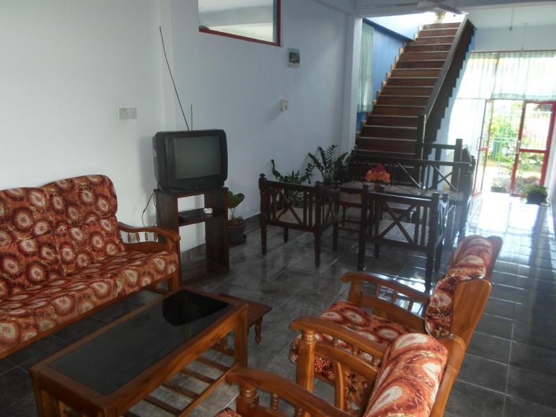Kingdom Gate Hotel Katugastota Bagian luar foto